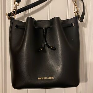 Michael Kors Bag Eden MD Bucket Shoulder bag 35S0SXEM2T - Gently Used